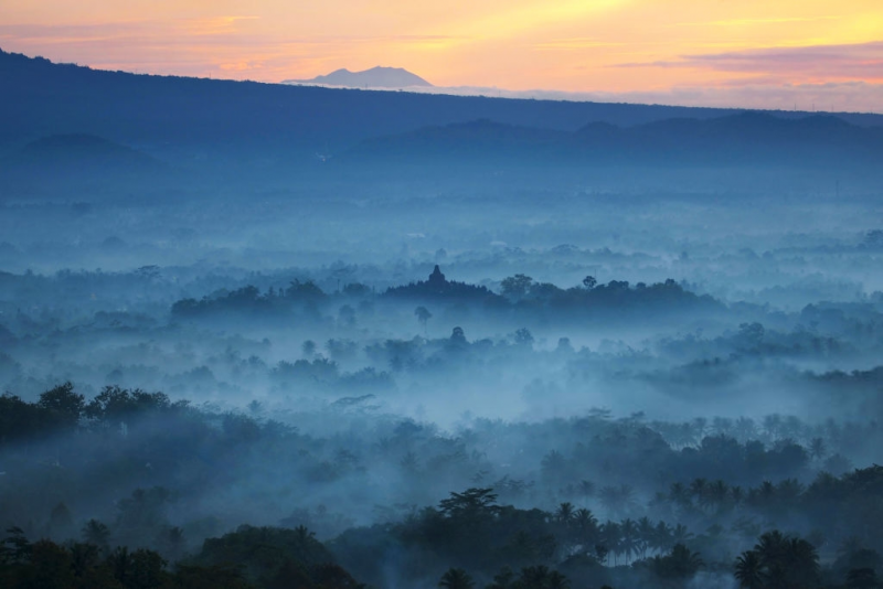 Menikmati sunrise dari Punthuk Setumbu