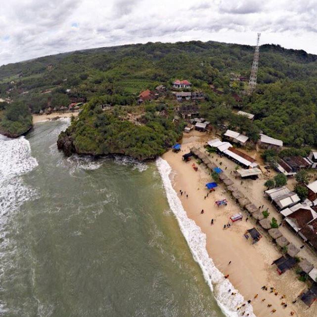 Pantai sadranan aerial view