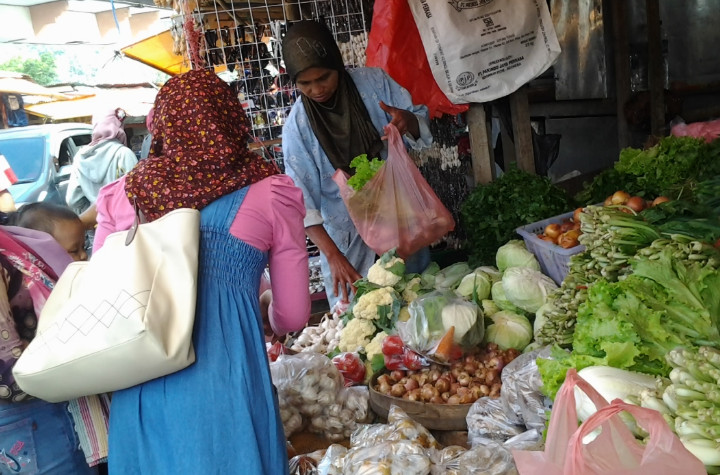 Pasar sayur di Telaga Sarangan